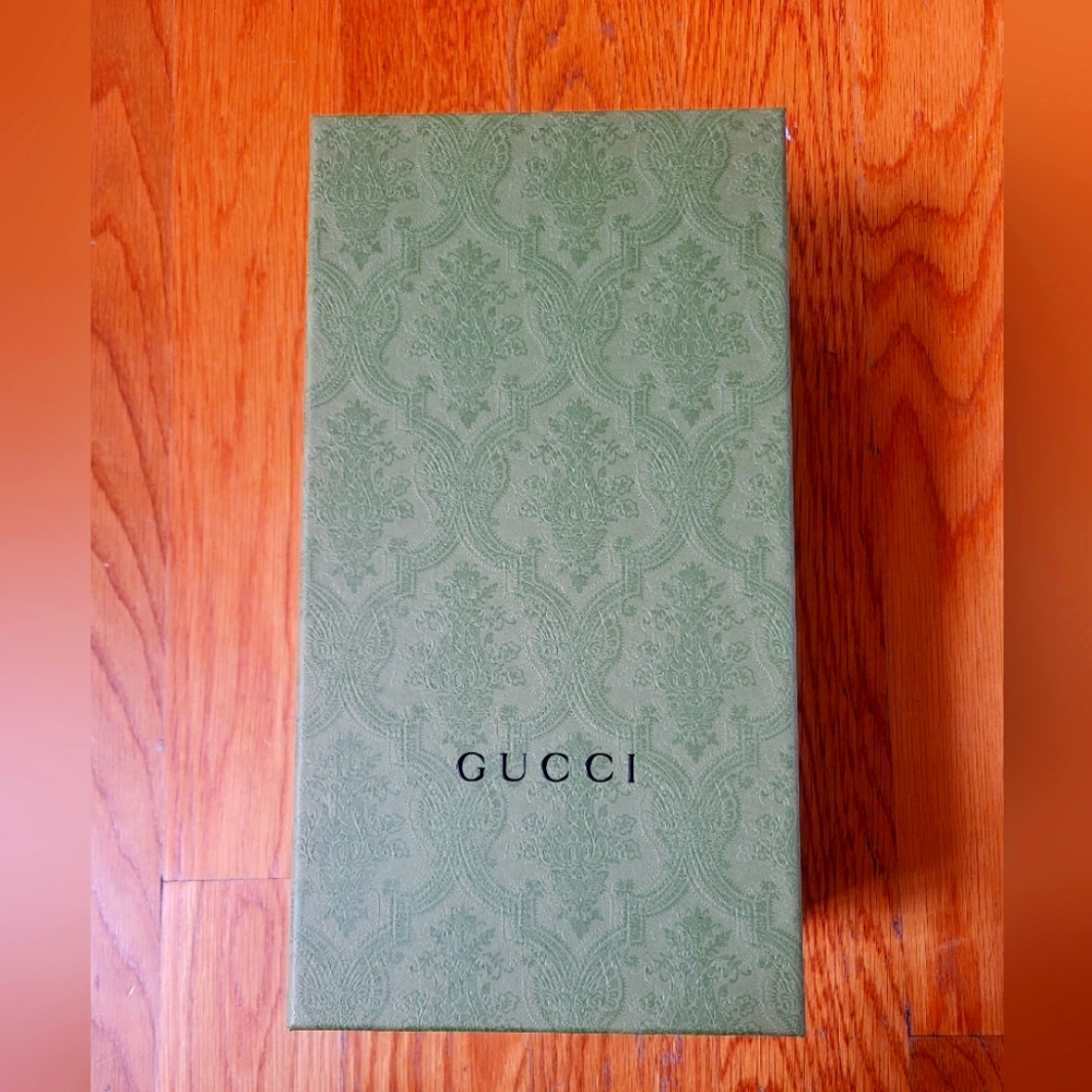 Gucci Shoe Box- *NO SHOES INSIDE*